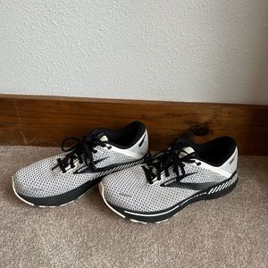 Men’s Brooks Adrenaline GTS Size 10